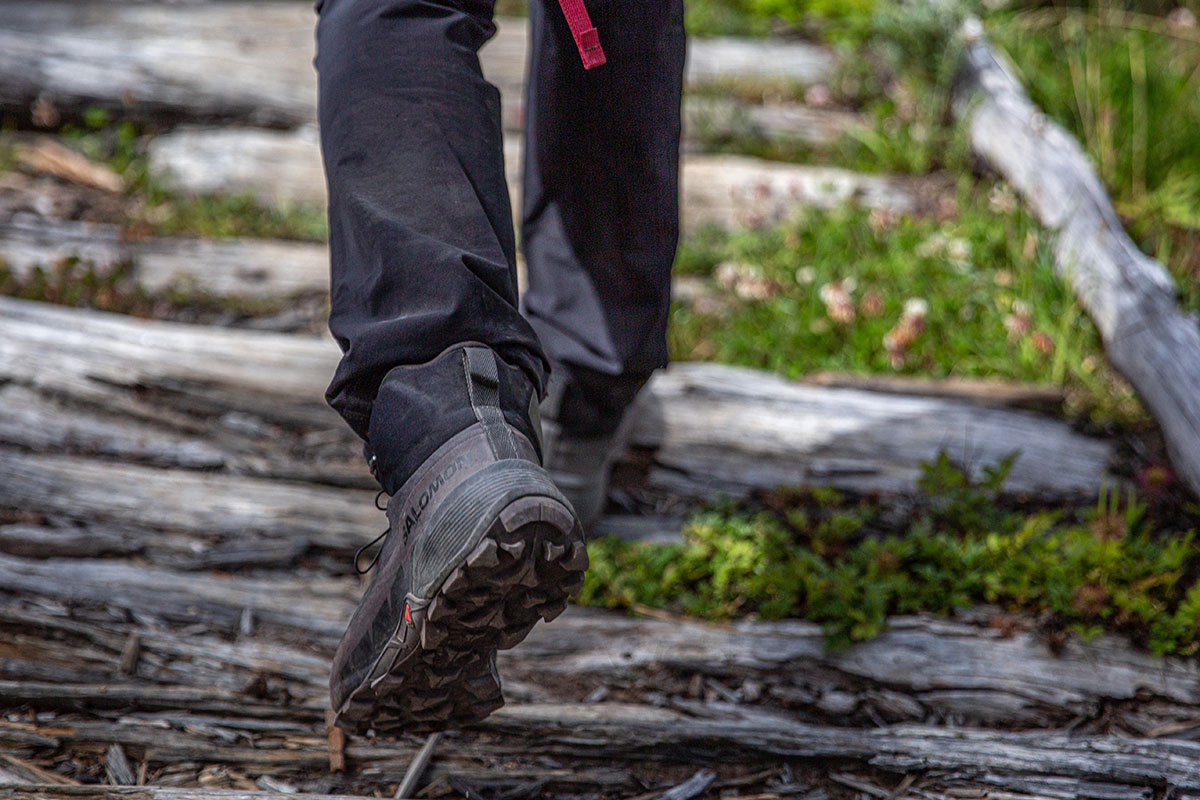 Salomon Cross Hike 2 Mid GTX hiking boots (traction shot)